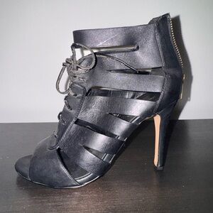 Source Unknown Black Strappy Heels